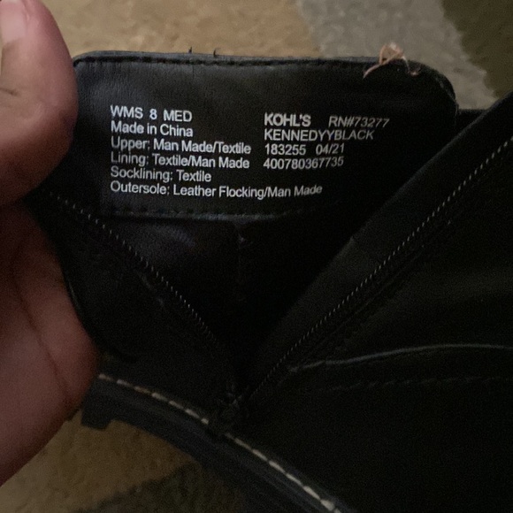 Black boots - Picture 3 of 5